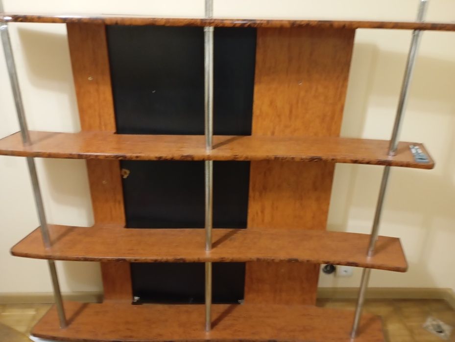 Поличка пристінна