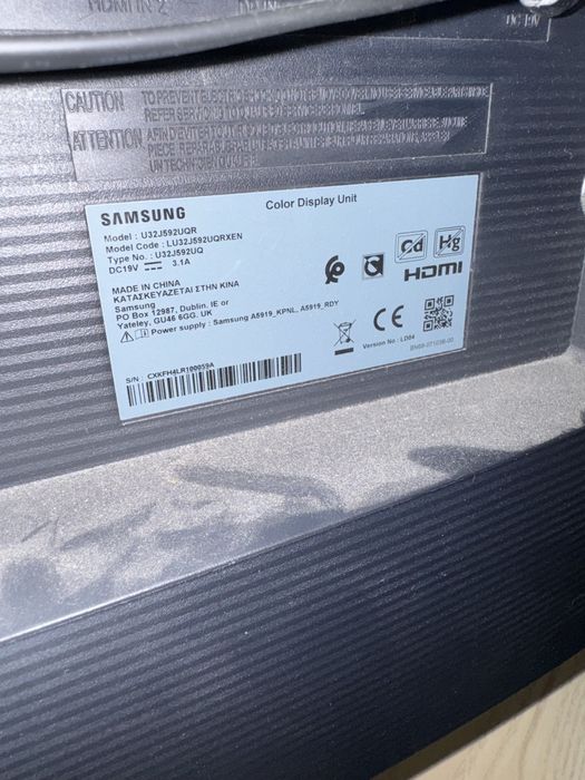 Monitores 4K Duplos de 32 polegadas - LG e Samsung - Excelente Estado