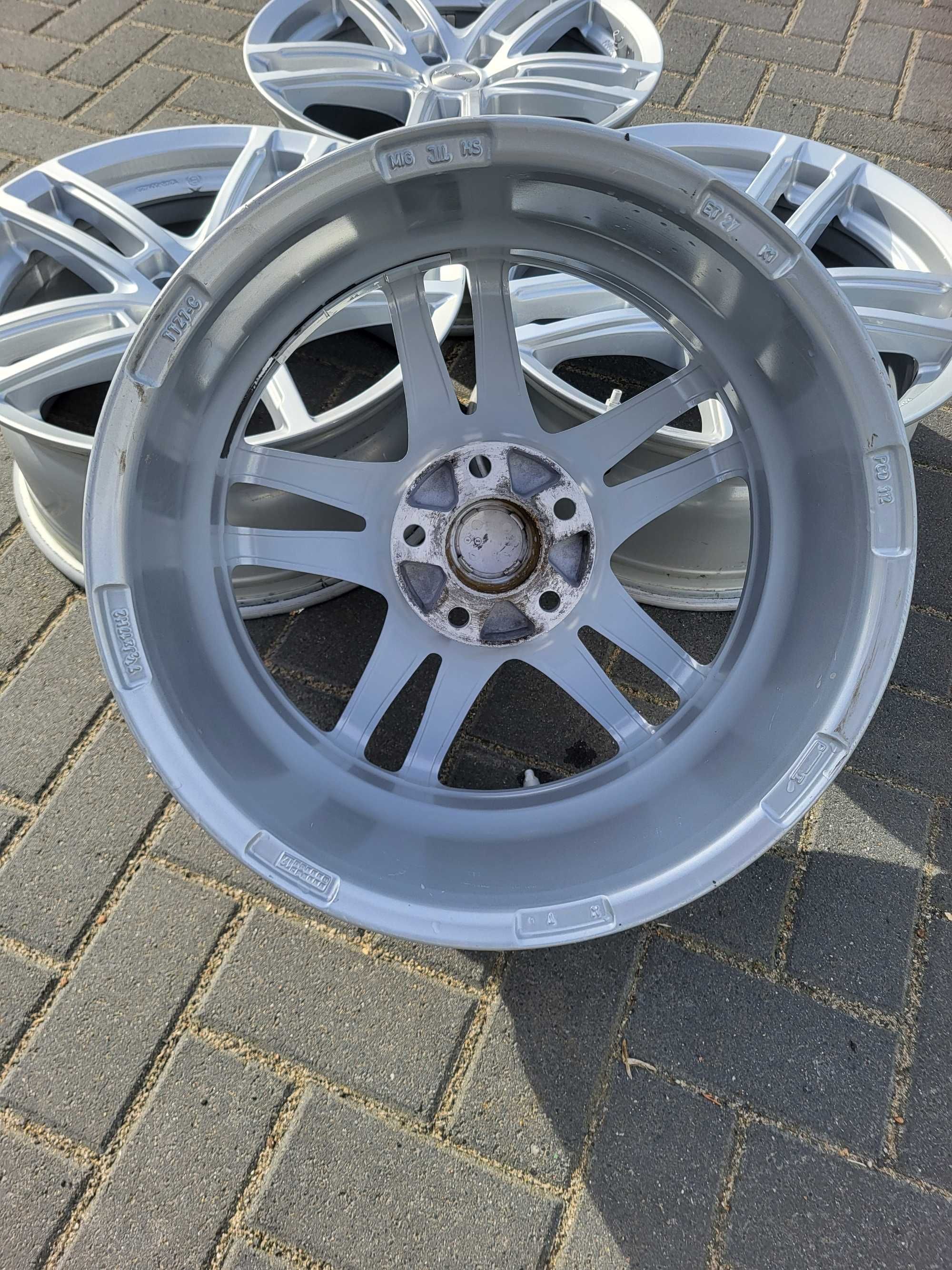[1] Felgi aluminiowe 17 Cali 5x112 ET27 Audi A4A5A6 Skoda Octavia