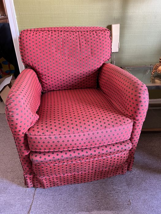 Sofá individual muito antigo