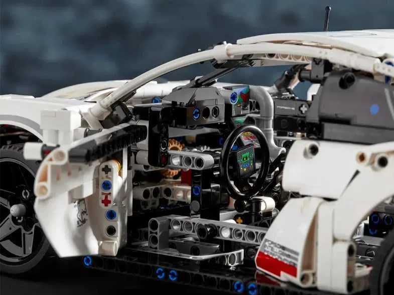 Конструктор Porsche 911 з 1631 деталей схожий на Lego