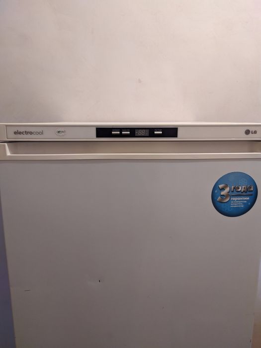 Продам б/в морозильну камеру LG