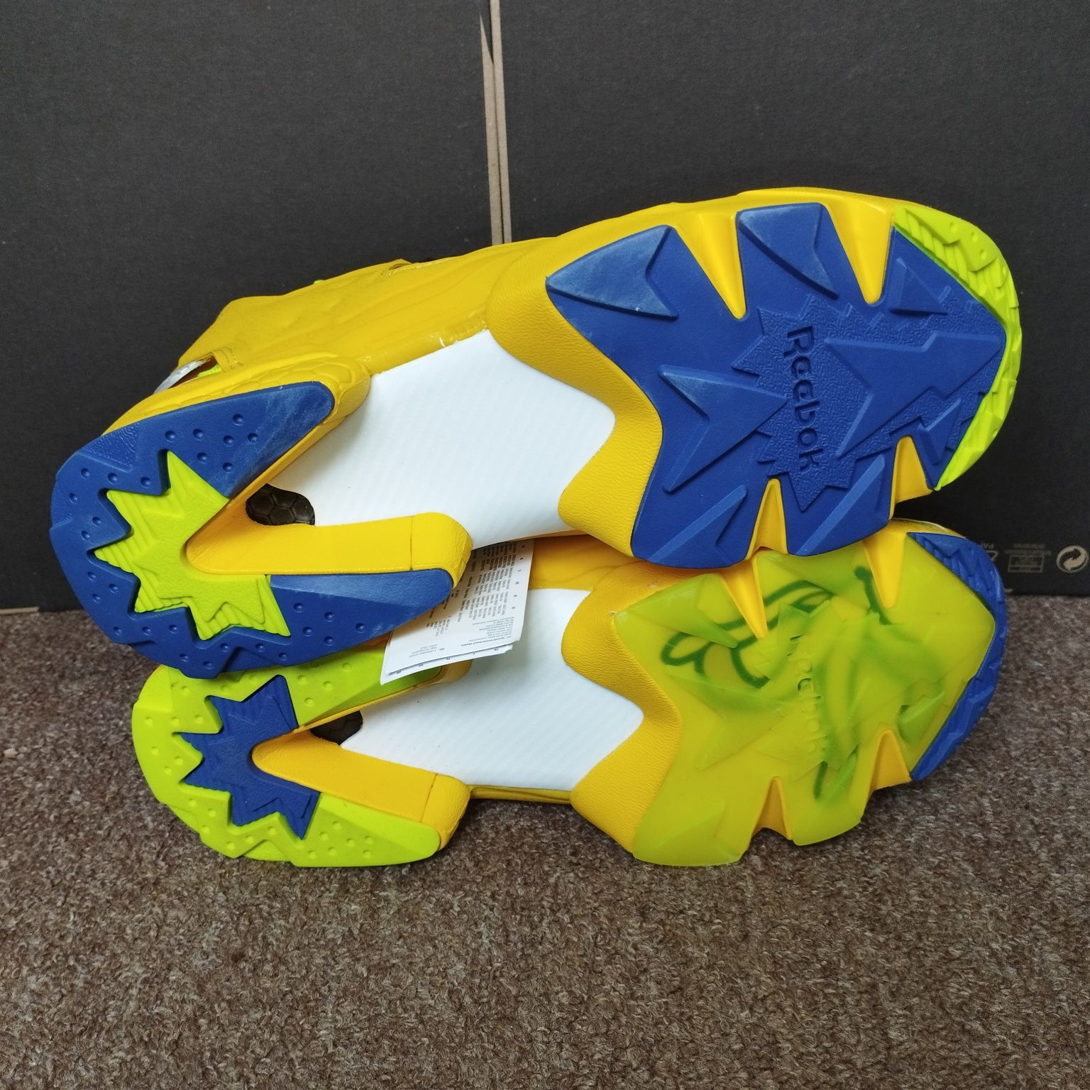 40,5,42,5. Кросівки Reebok Minion Instapump Fury FY3404