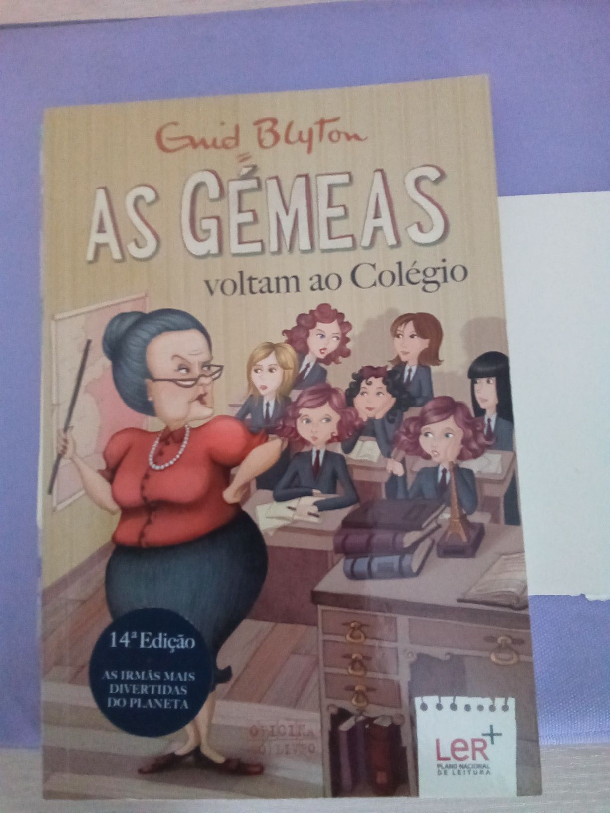 Primeiros 4 livros das coleção "As gémeas"