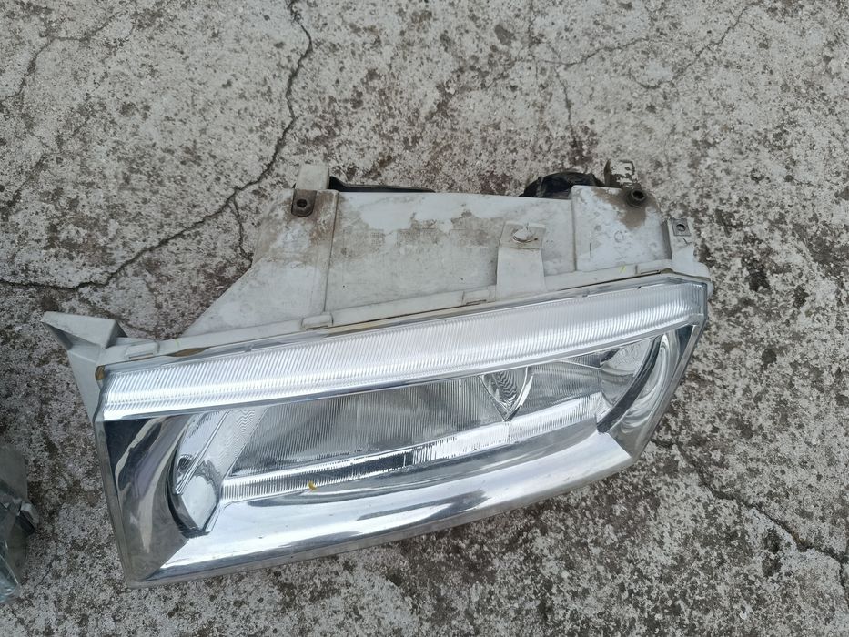 Фари на Skoda Octavia A4