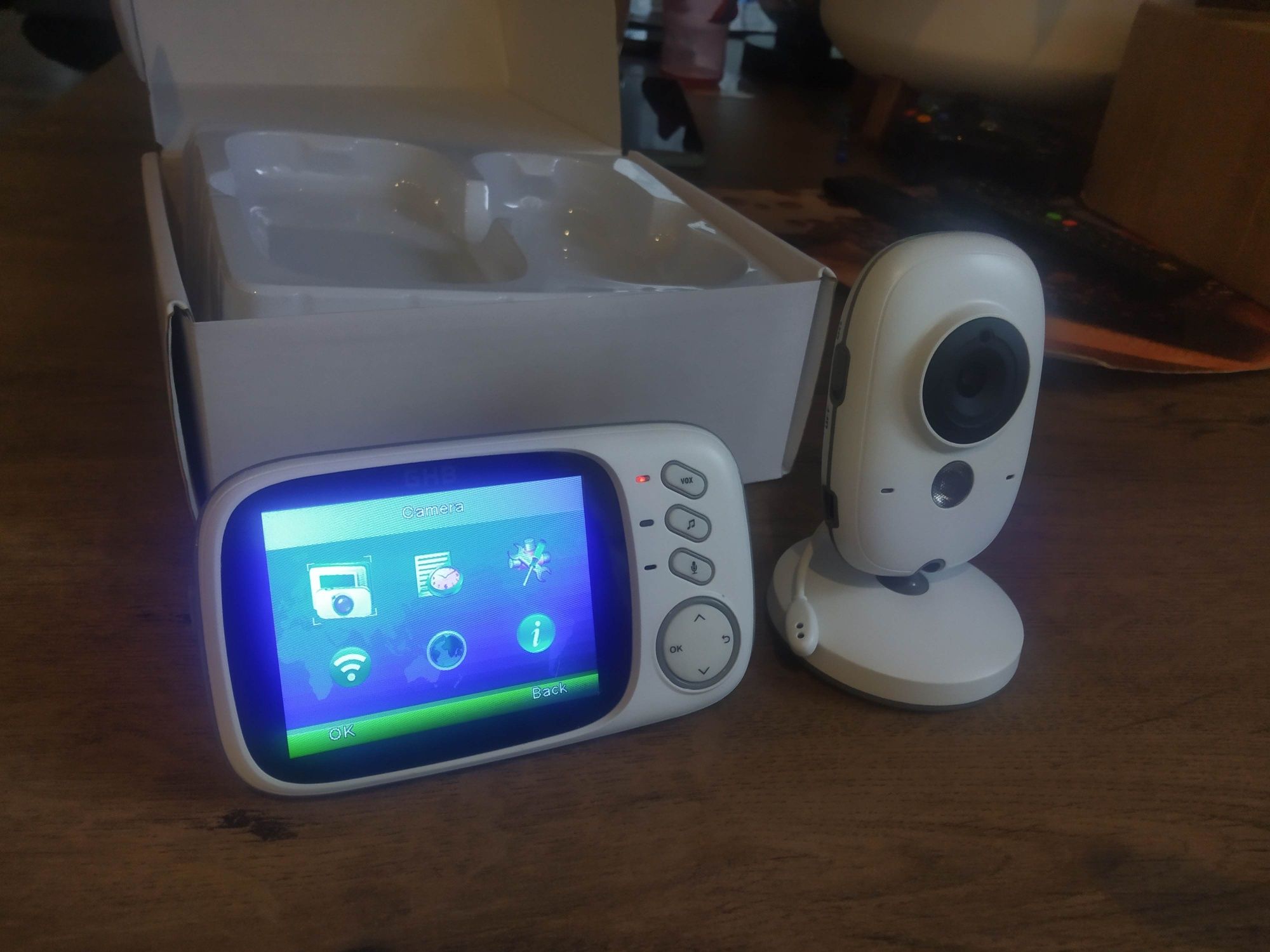 Niania elektroniczna, video baby monitor