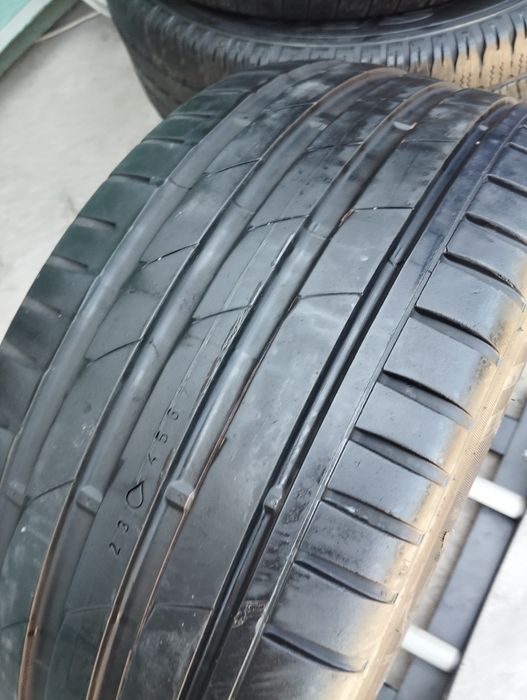 Одна літня шина Nokian 235/45/17