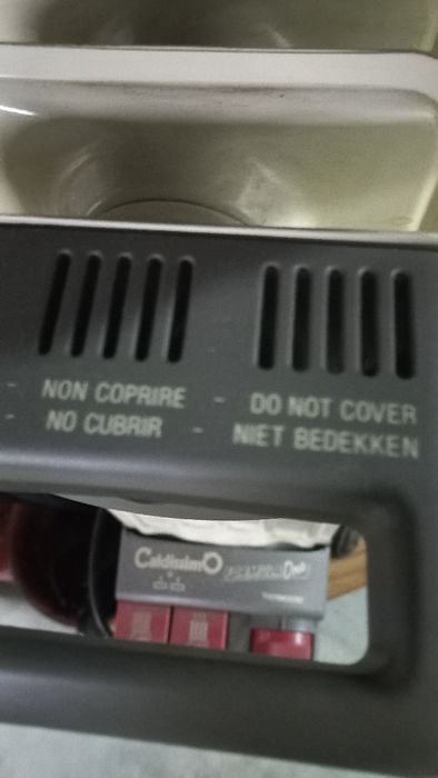 Aquecedor eléctrico  com rodas