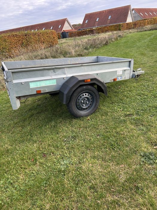 Przyczepka samochodowa