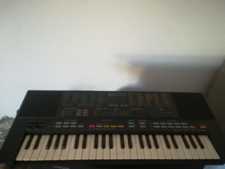 Piano eletrónico