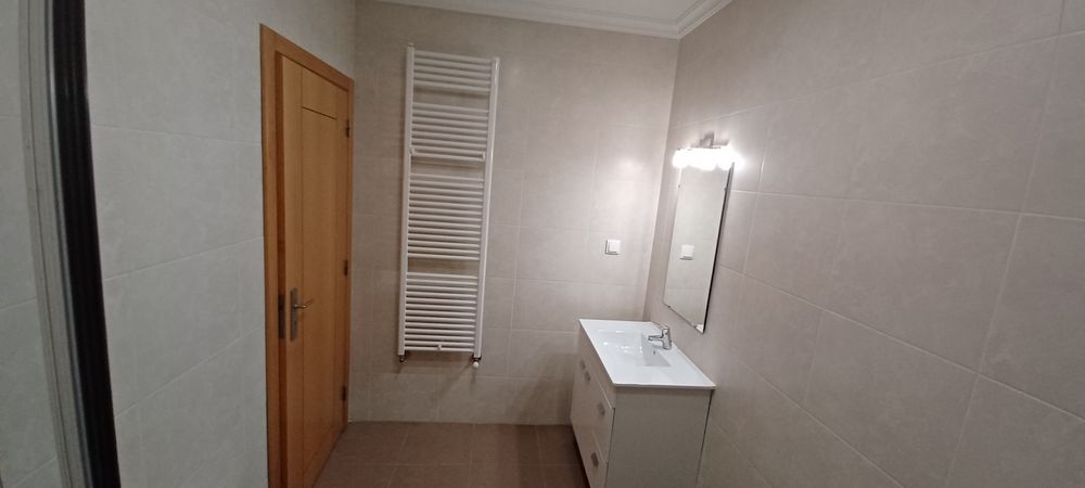 Apartamento T2 em prédio com elevador, em Fátima