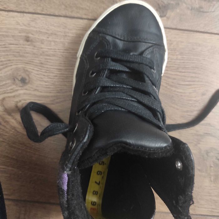 Продам кросівки кеди  демосезонні