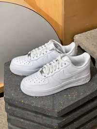 Nike Air Force 1 Low 07 White EU 43 Unisex Oryginalne nowe buty