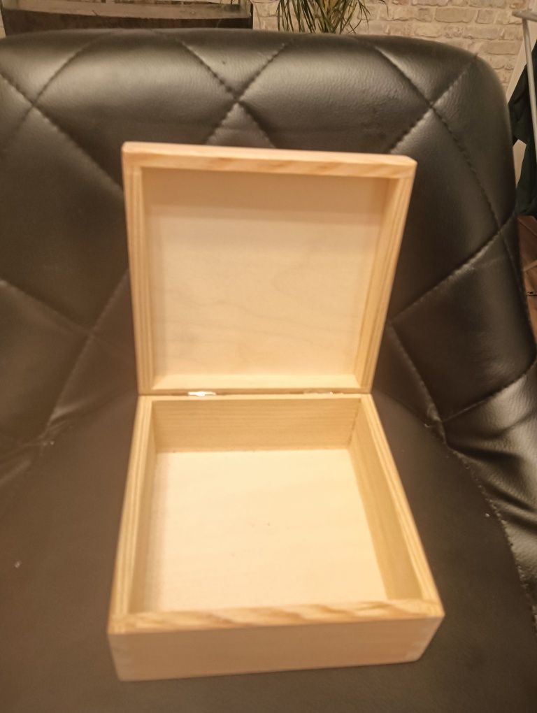Szkatułka/pudełko z drewna