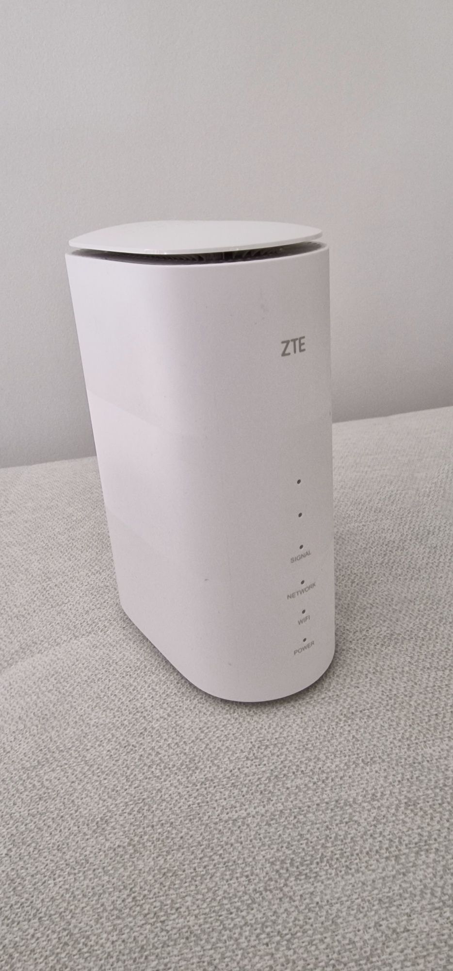 Router ZTE MC 801A