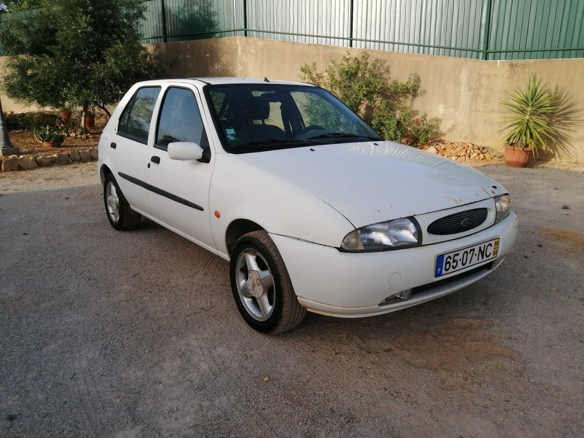 Ford Fiesta 158.000km 1ºdono