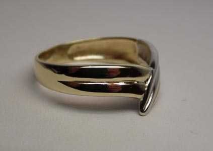 Złoty dwukolorowy pierścionek R.15