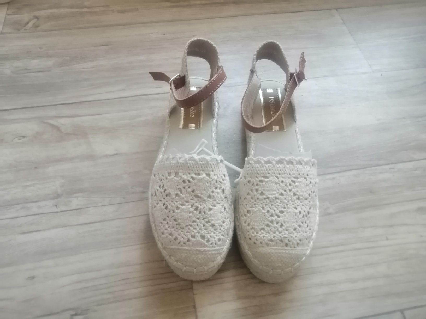 Sprzedam nowe,  espadryle firmy deezee roz. 39