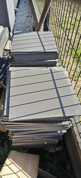 Płytki gresowe 110 sztuk Mocne 30x30 nowe