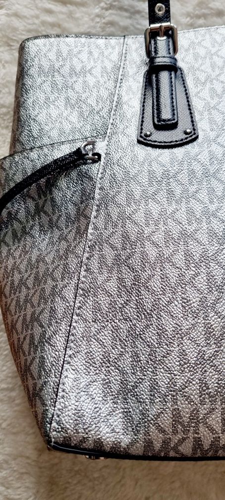 Torebka Michael Kors srebrna monogram