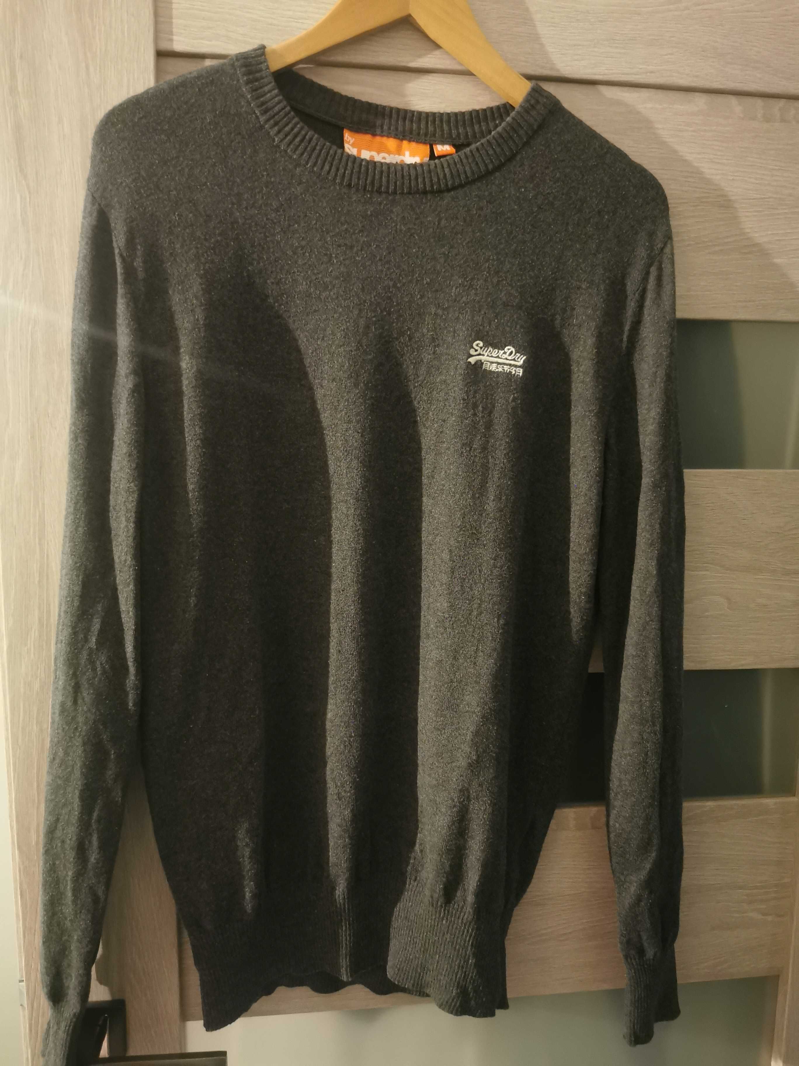 Cienki sweter superdry