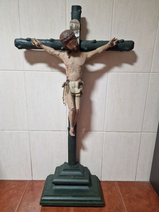 Cristo antigo em madeira