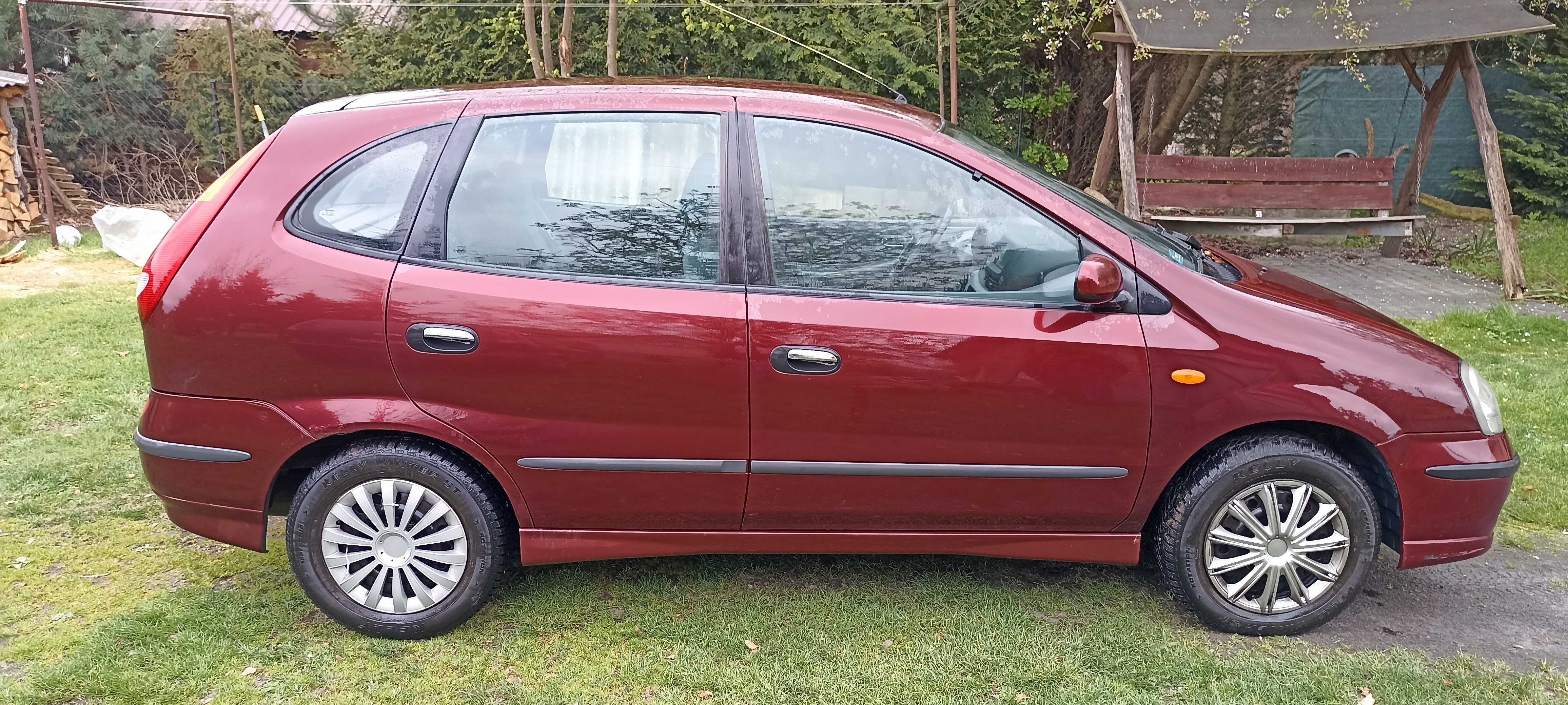 Nissan Almera Tino