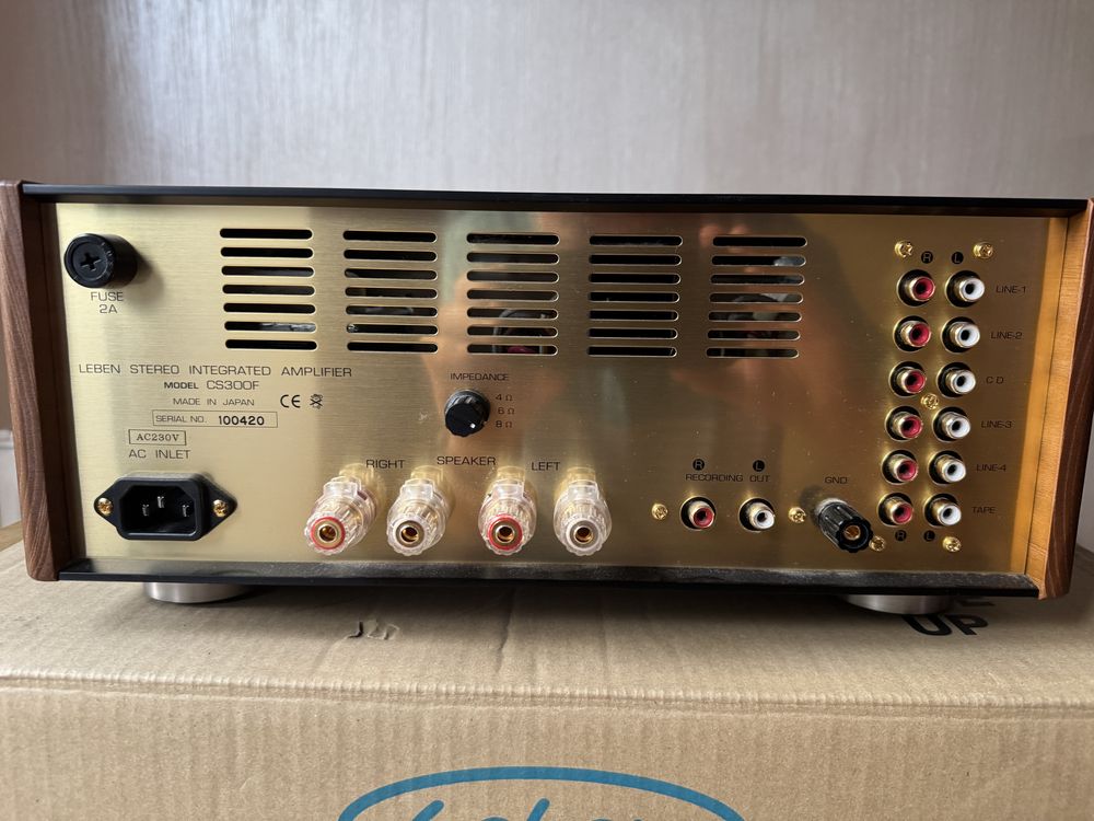 Wzmacniacz Leben CS300F