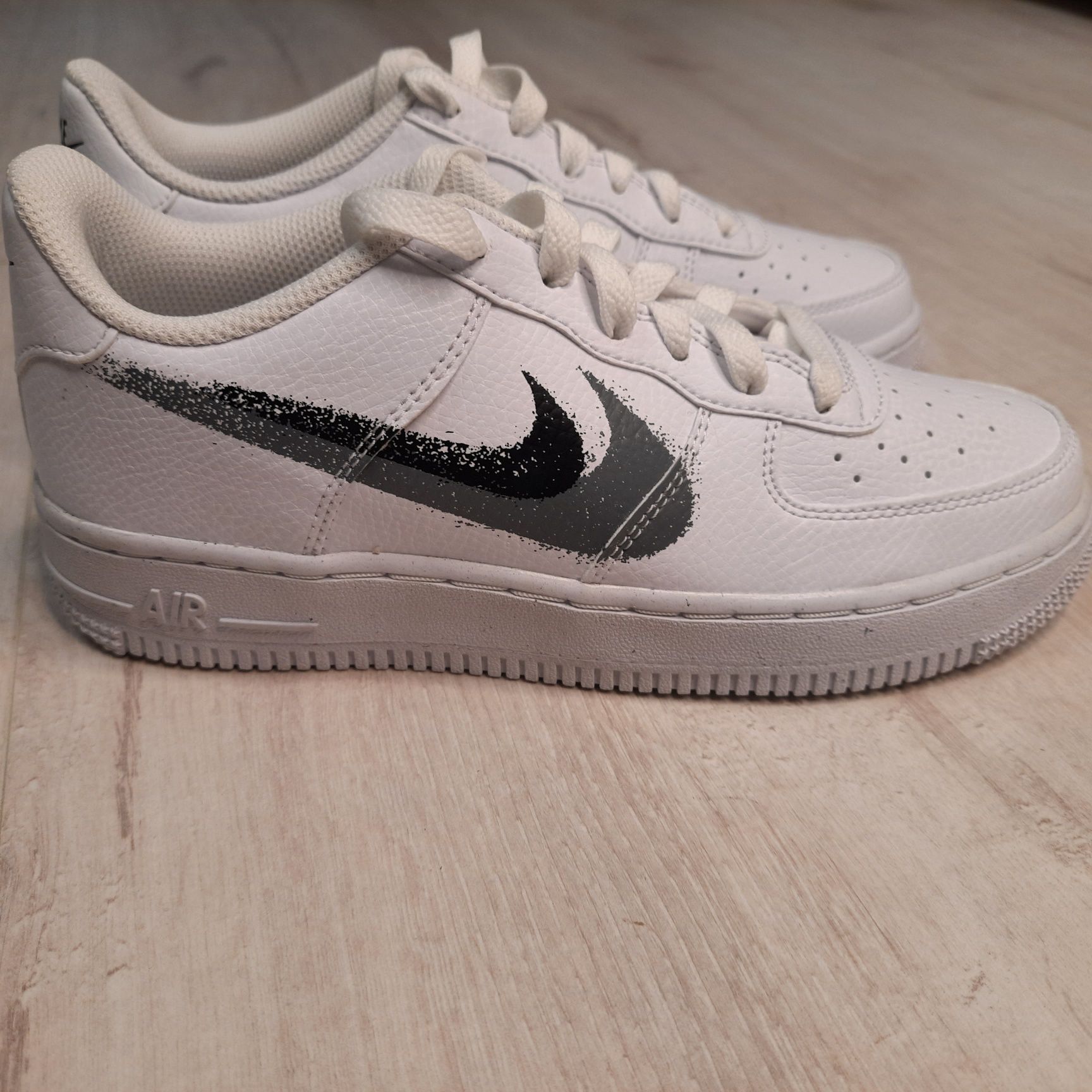 Оригінальні жіночі кросівки Nike Air Force 1 Gs (FD0694-100)