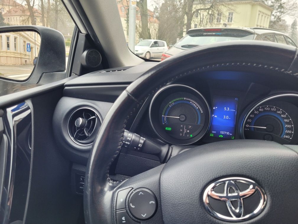 Toyota AURIS Hybrid 135 premium kombi 2017 przebieg 159000