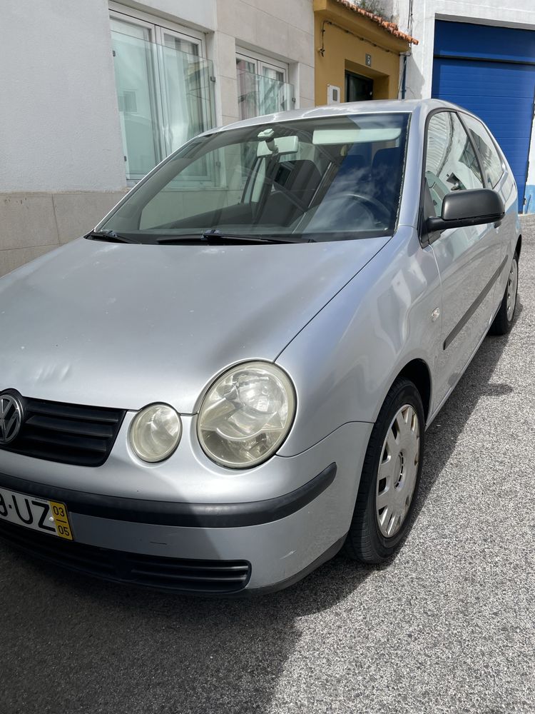 Volkswagem polo cinzento 2003