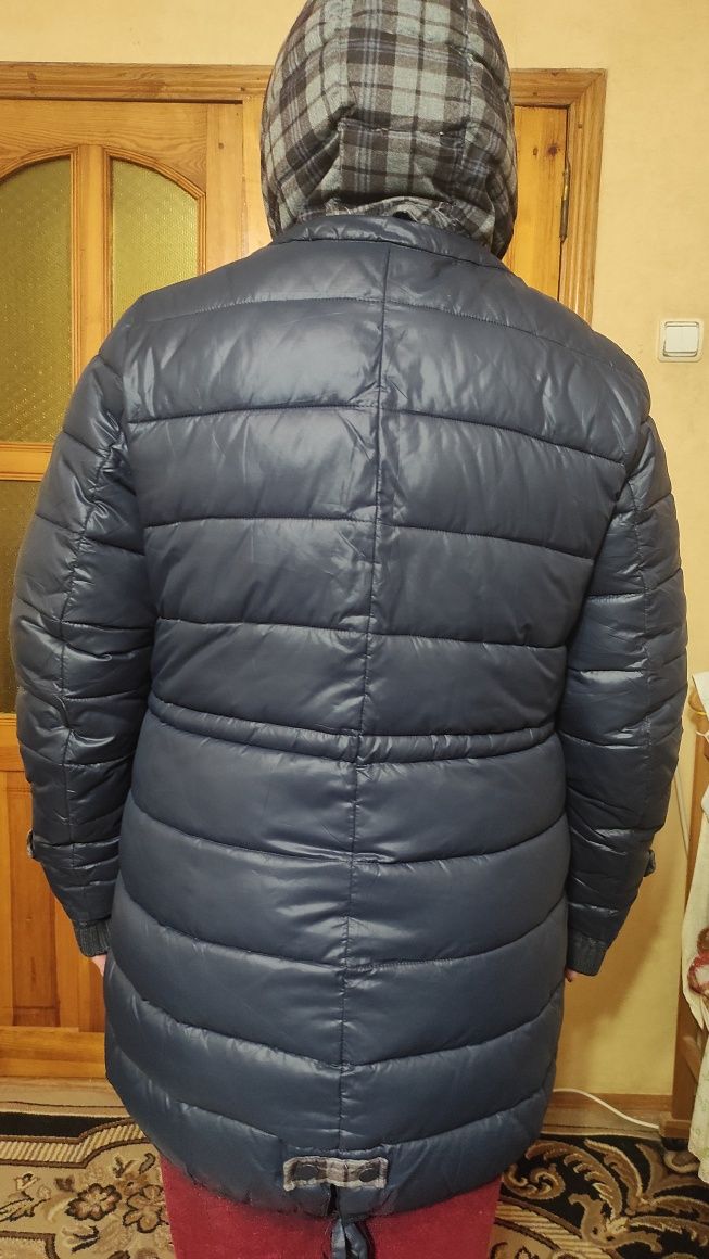 Продам женскую зимнюю курточку xxxl