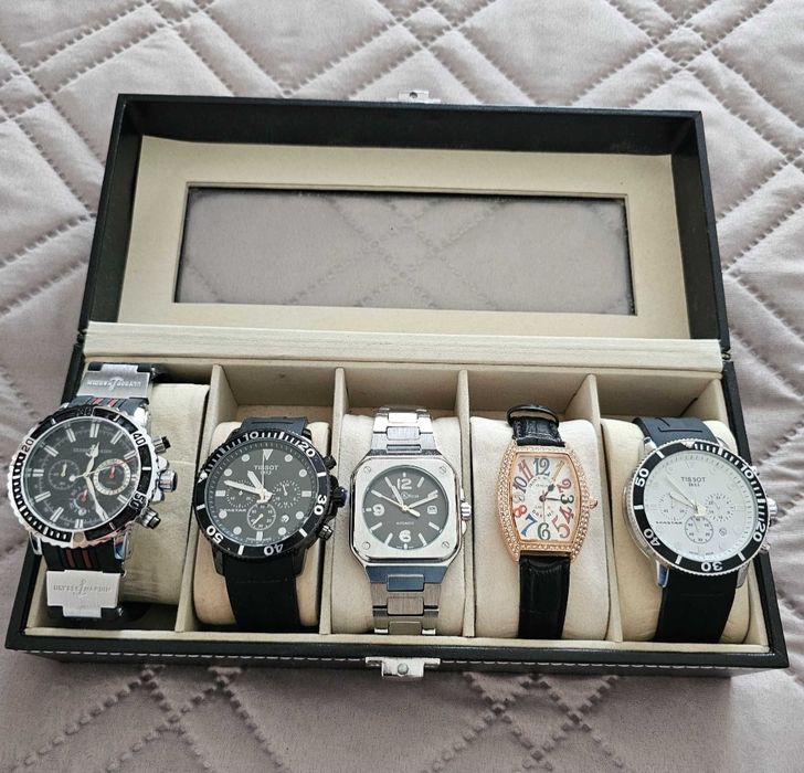 Lot 5 relogios d Marcas  de Luxo novos