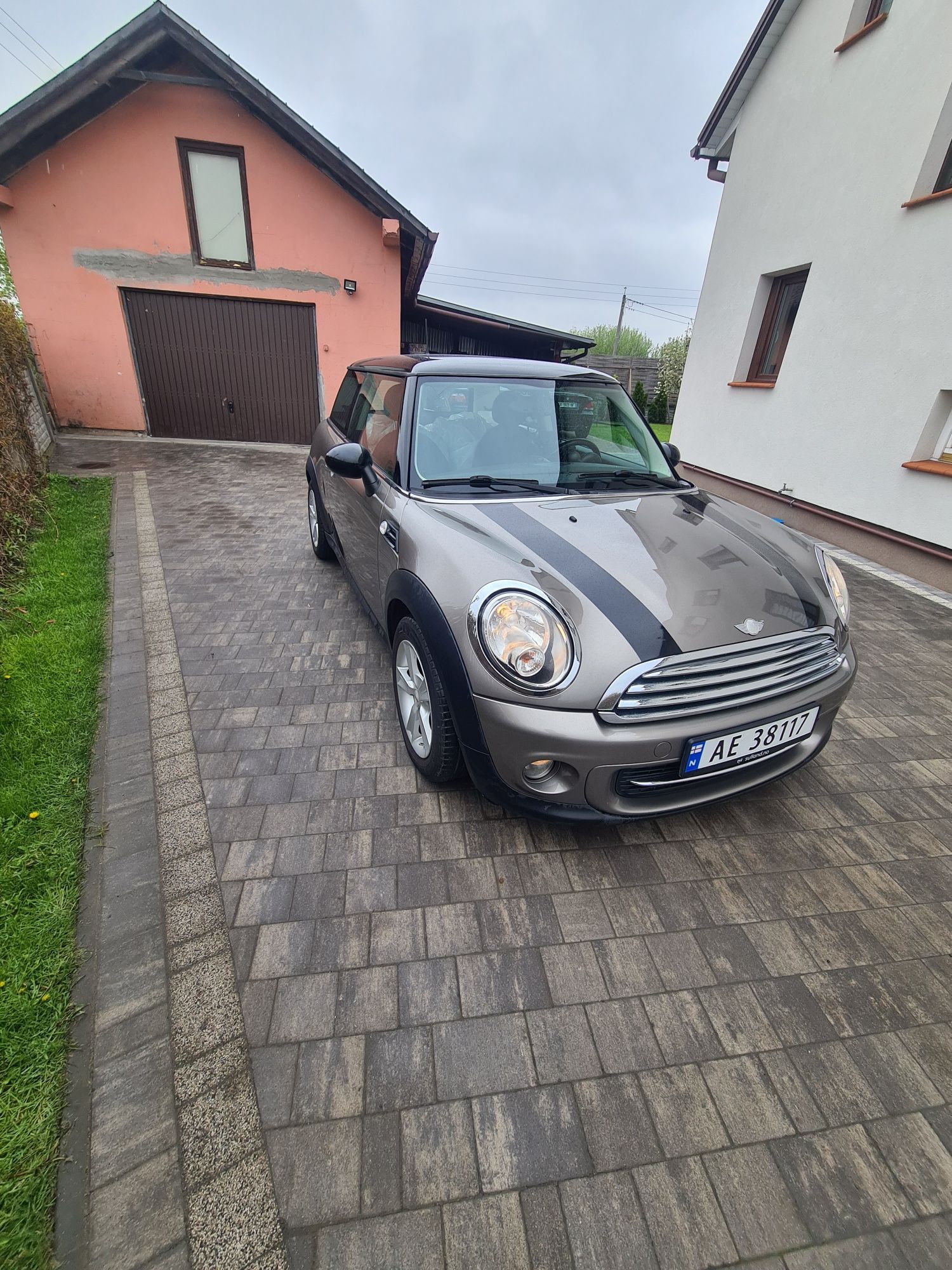 Mini Cooper 1,6 do opłat