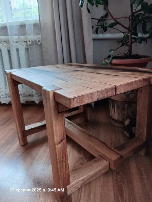 Журнальний, кавовий дубовий стіл, столик.