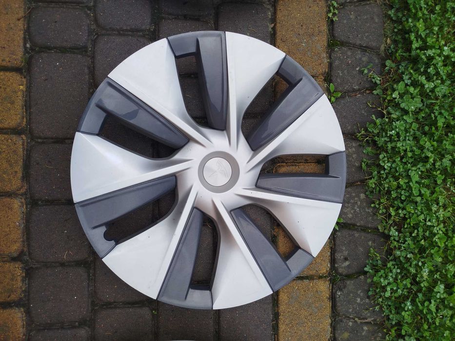 Ковпаки Tesla r 19,Нова шина r 15 Мішелін