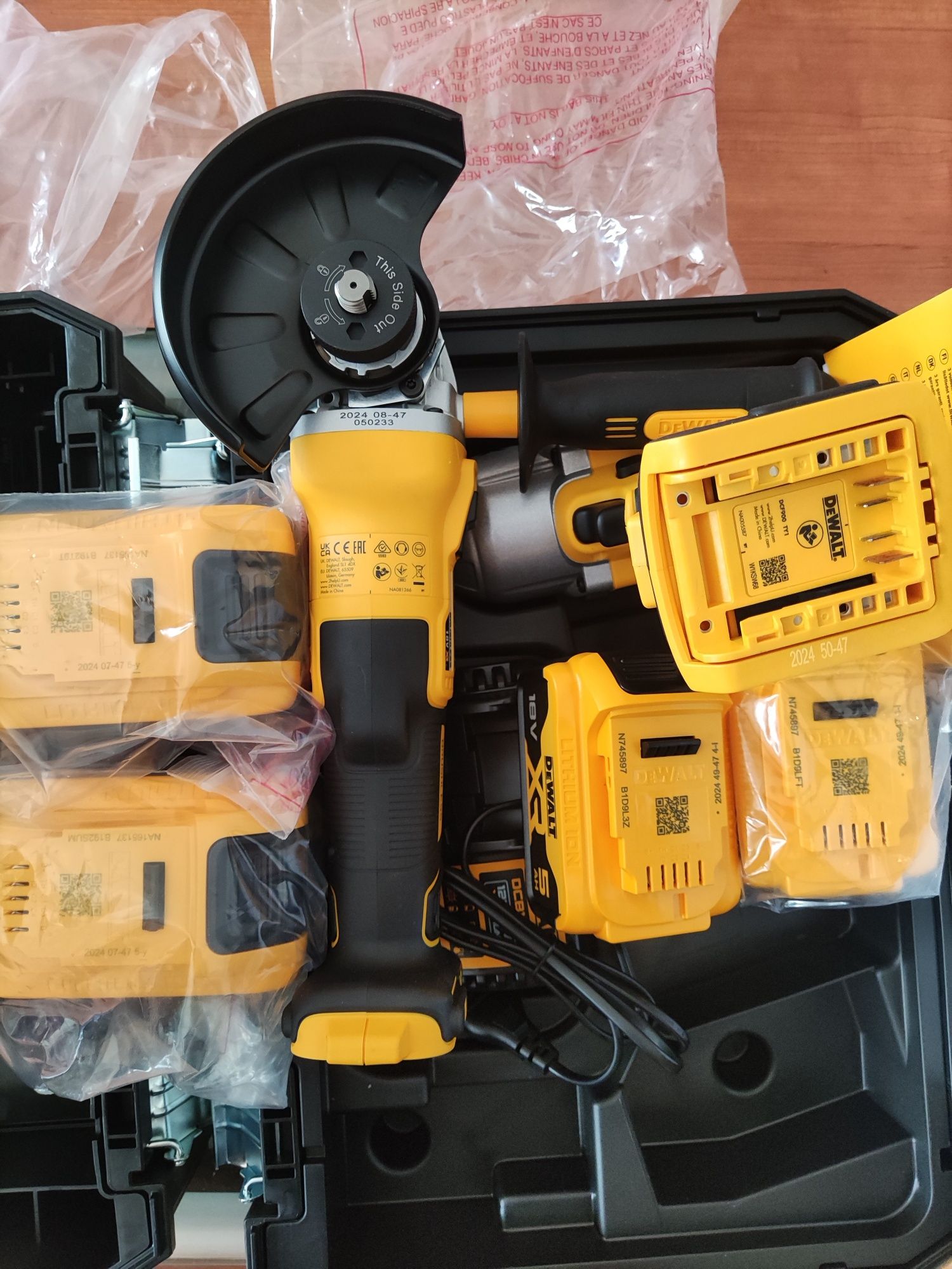 DeWalt udarowy klucz DCF900P2+szlifierka DCG405+4aku 5.0Ah+2x ład+2x w