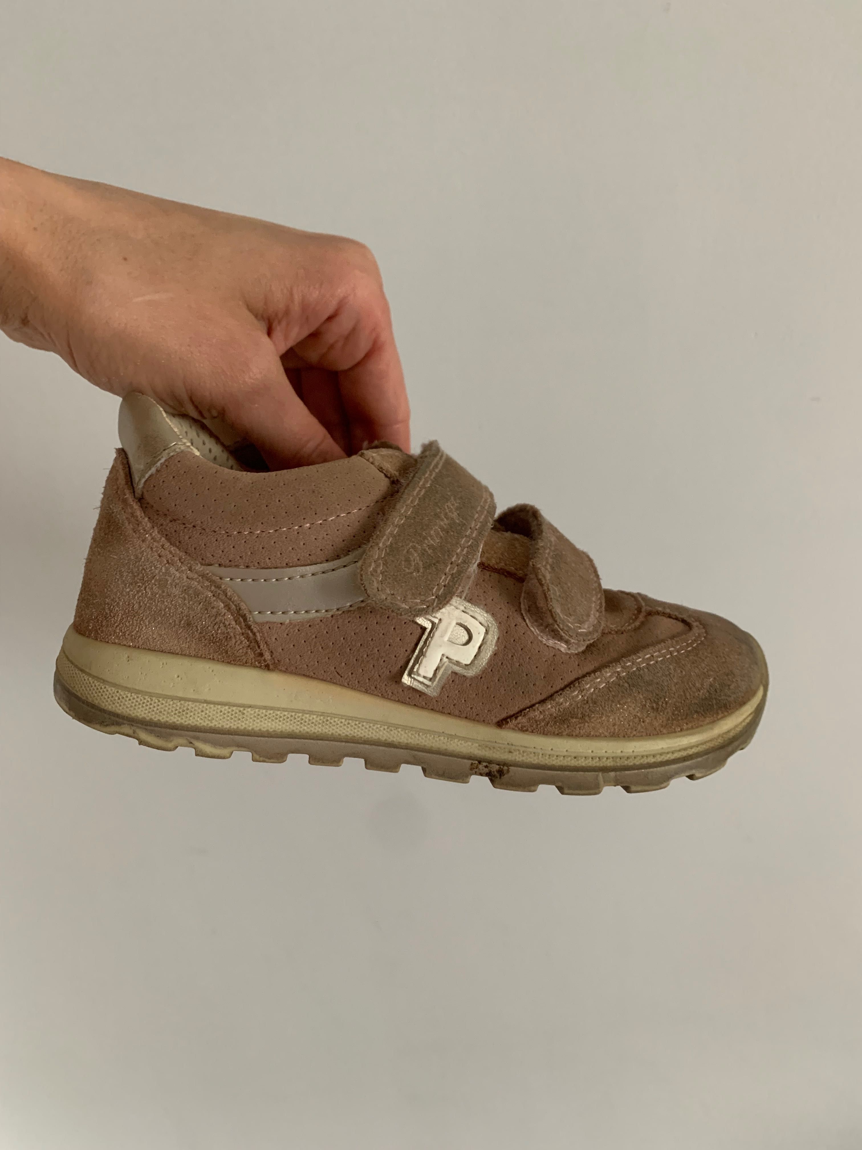 Zamszowe sneakersy Primigi dla dziewczynki, rozmiar 27