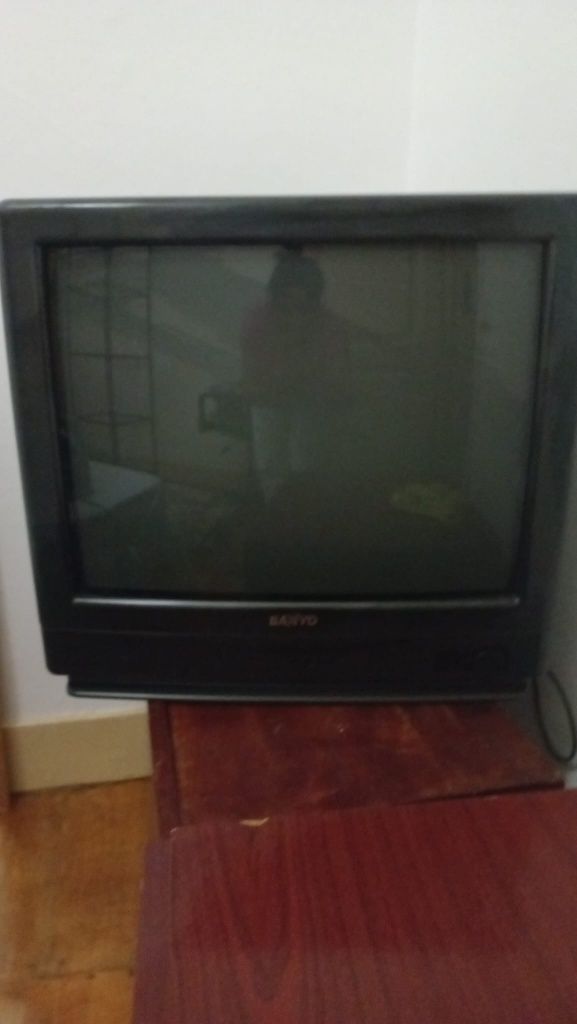 Vendo TV Sony  modelo  antiga