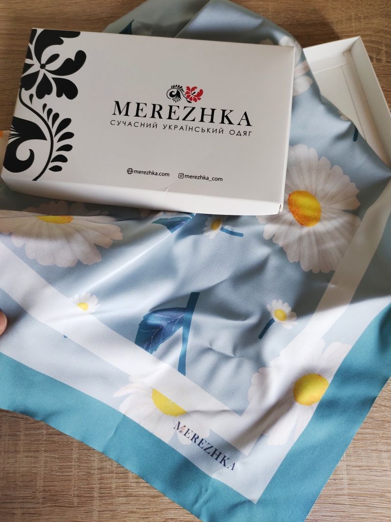 Хустка жіноча нова Merezhka