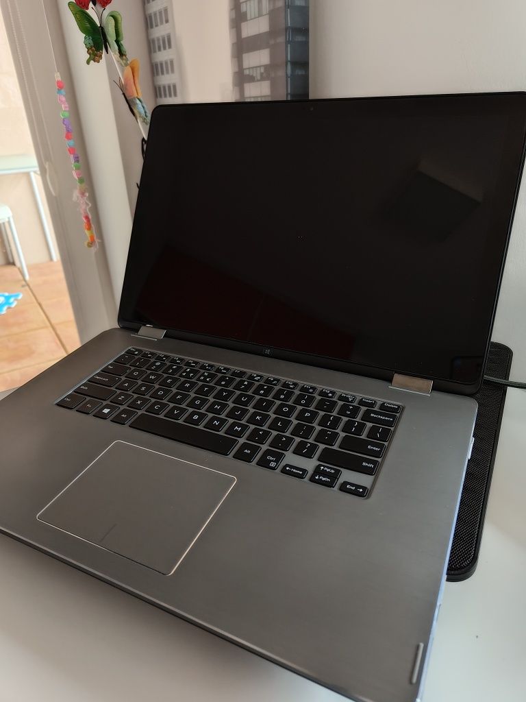 Laptop 2 w 1 dotykowy Dell Inspiron 7568 i5/8GB/256/Win10 uszkodzony