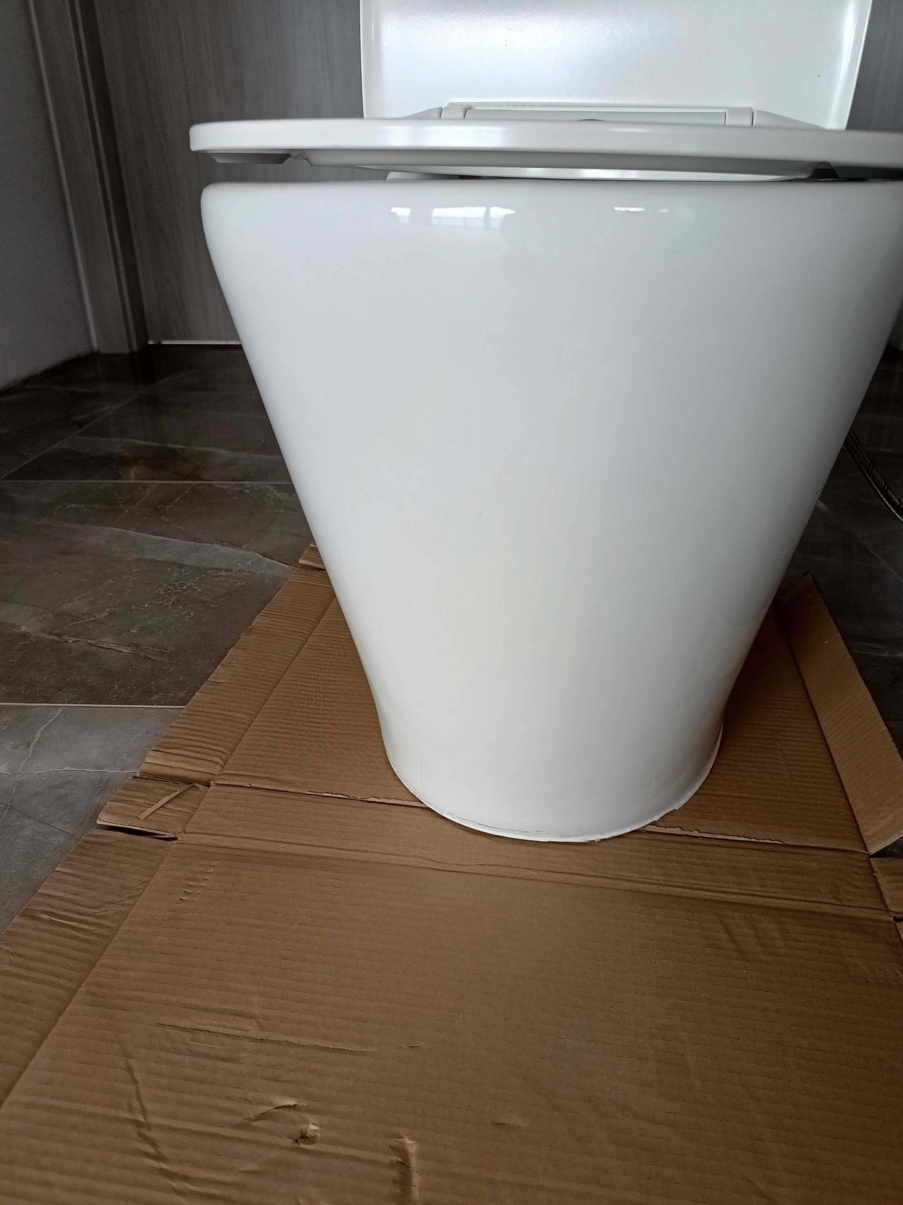 Kompakt WC Neptun, zestaw stojący, biały.
