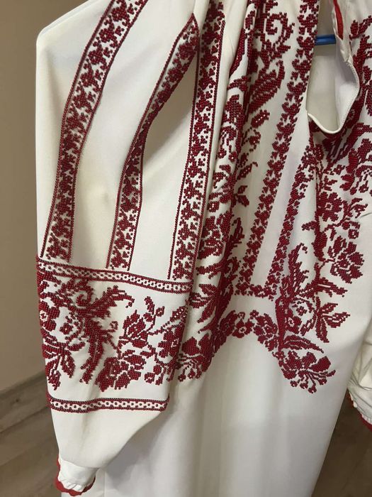 Вишите плаття бісером