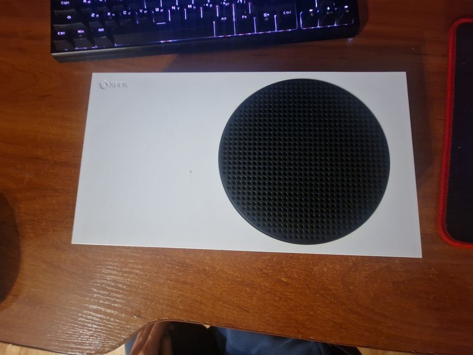 Xbox S 512 GB новий з коробкою і джойстиком