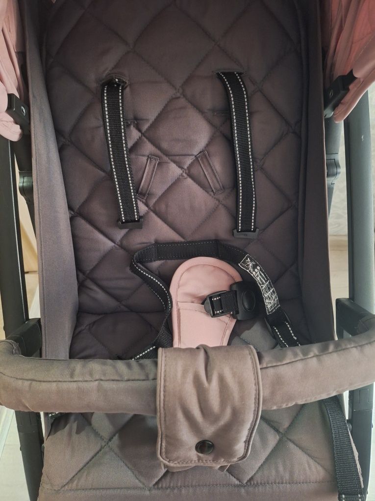 Коляска прогулочная Carrello