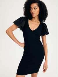 Sukienka czarna z rękawkami z tiulu RESERVED XL