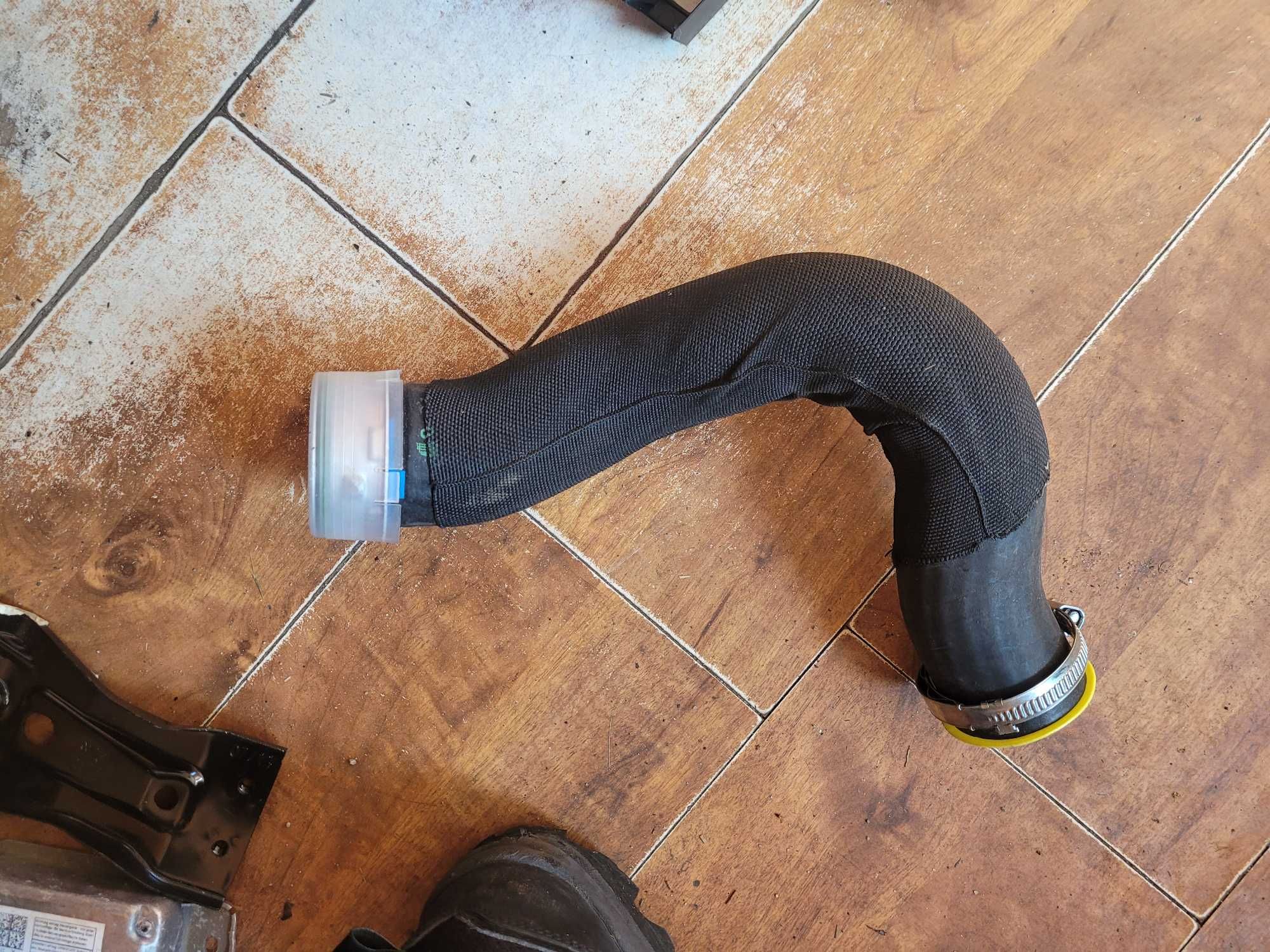 Rura turbo intercooler VW Touareg 4,2 tdi 7P