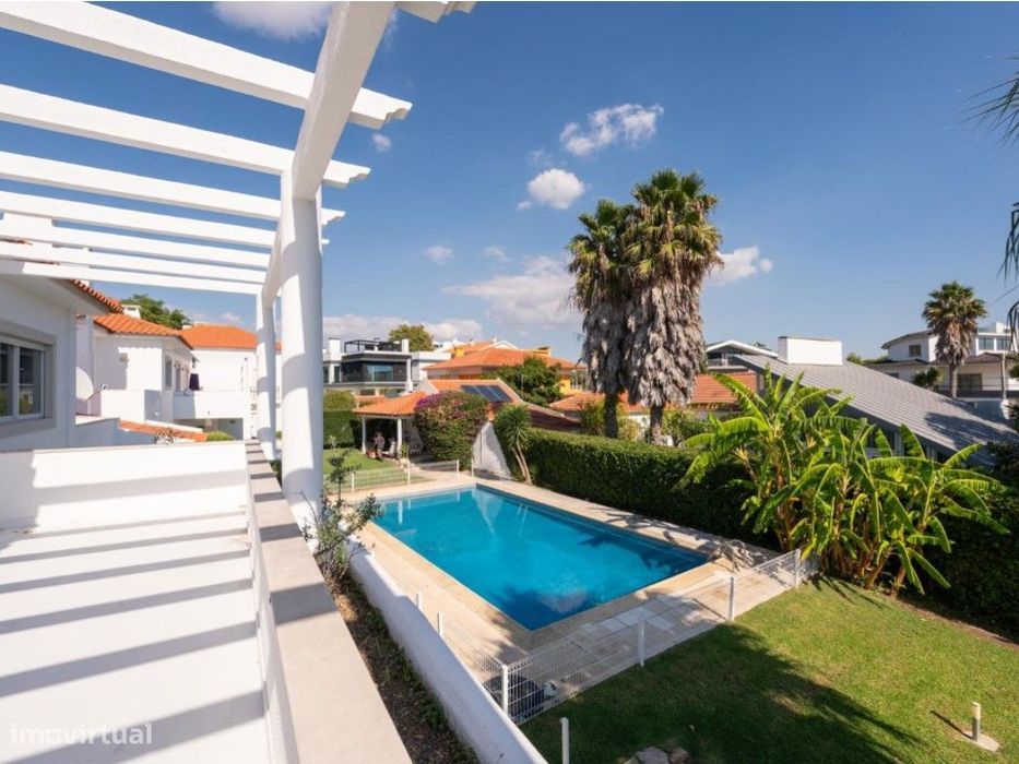 Excelente moradia T4 em condomínio privado com piscina e jardim nas...