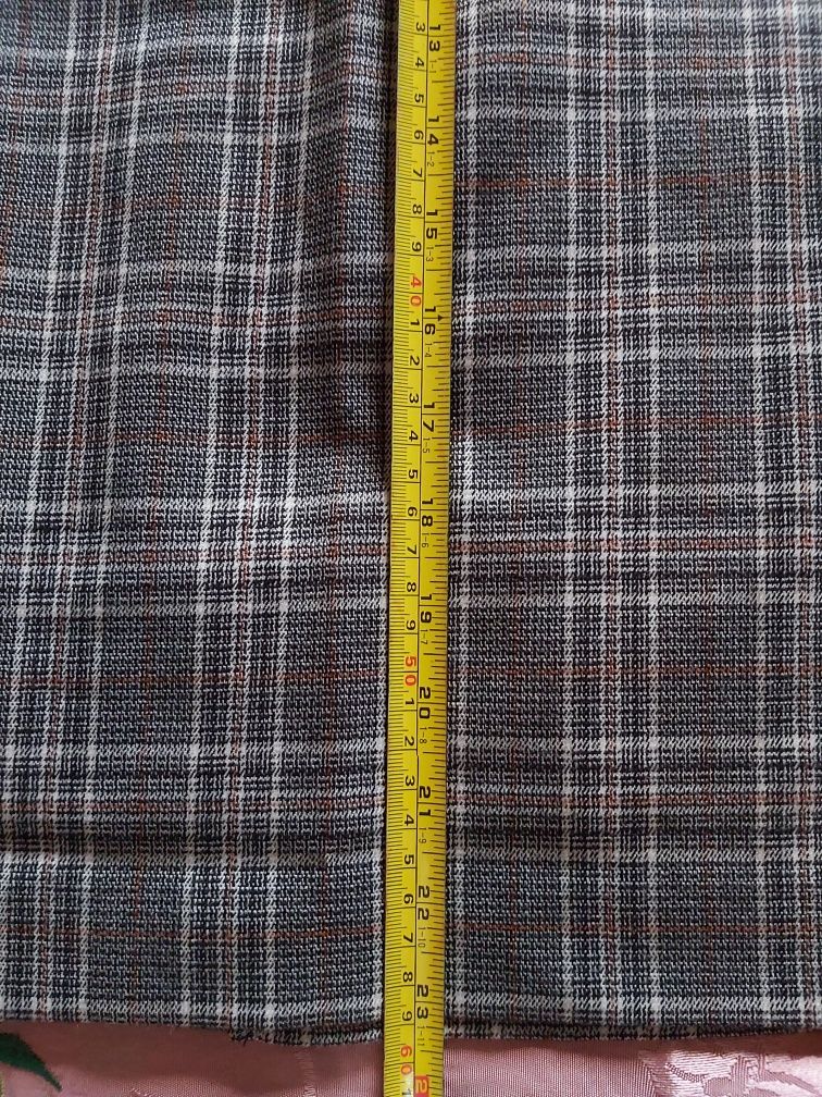 Saia lindíssima em xadrez, nova + 1 de oferta