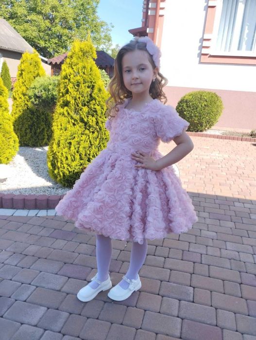 Розкішна сукня для дівчинки (ручна робота)